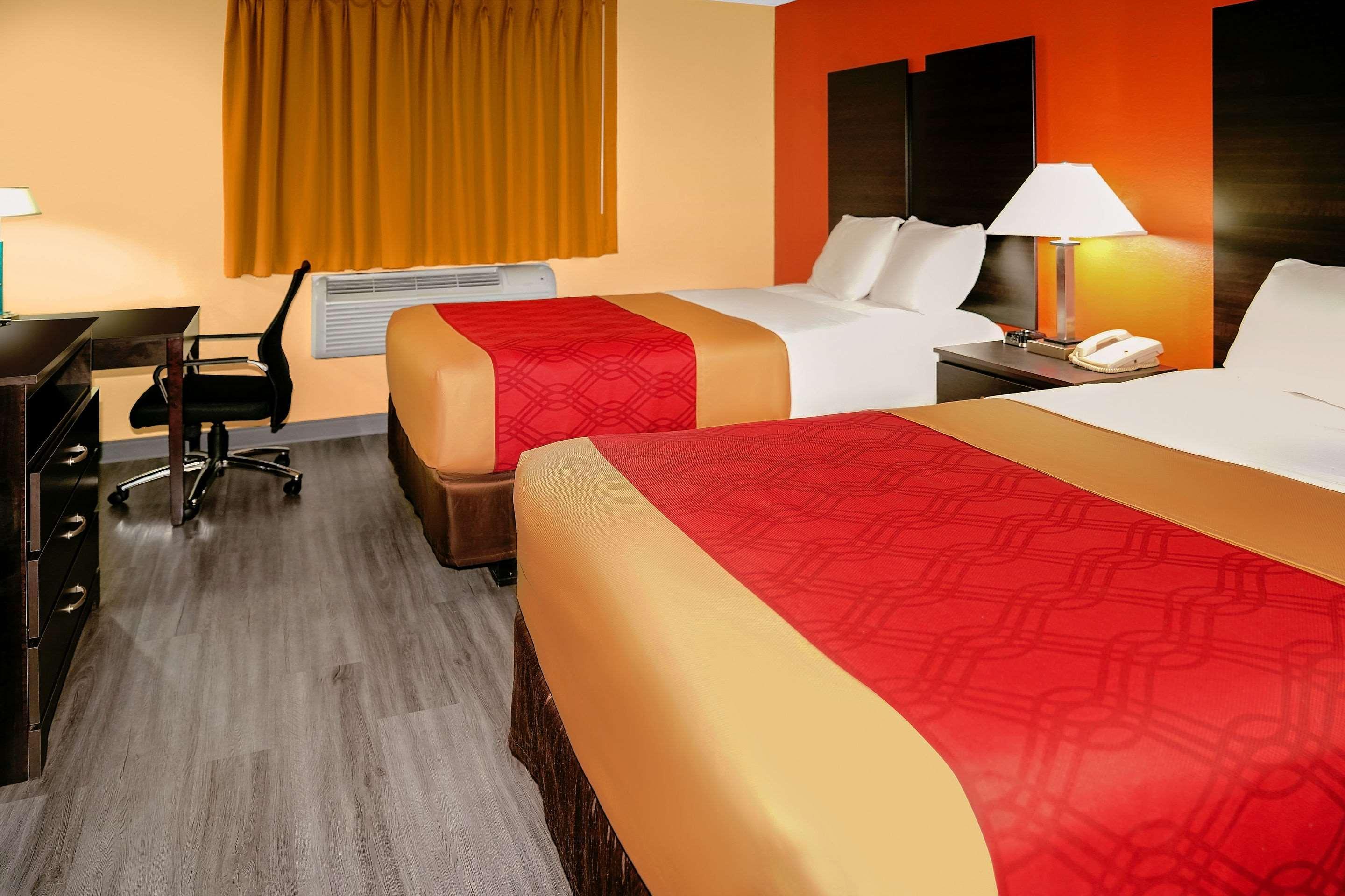 Econo Lodge Rome Exterior photo
