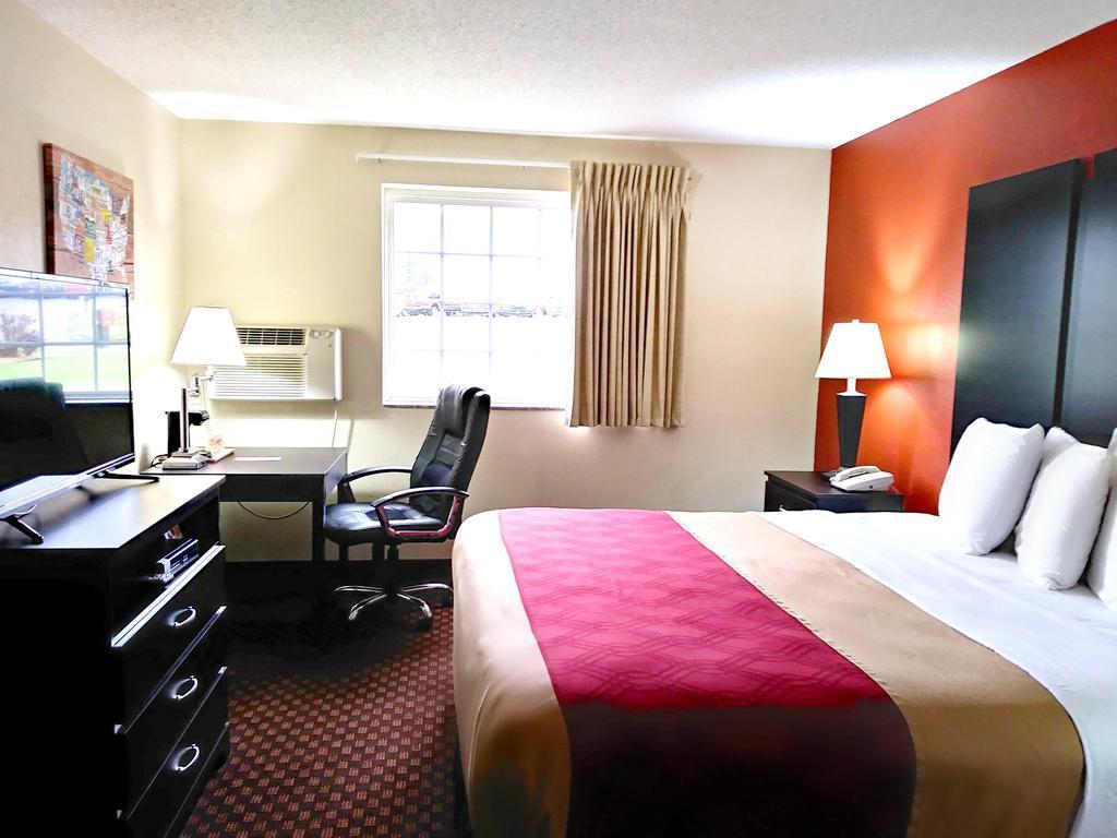 Econo Lodge Rome Exterior photo