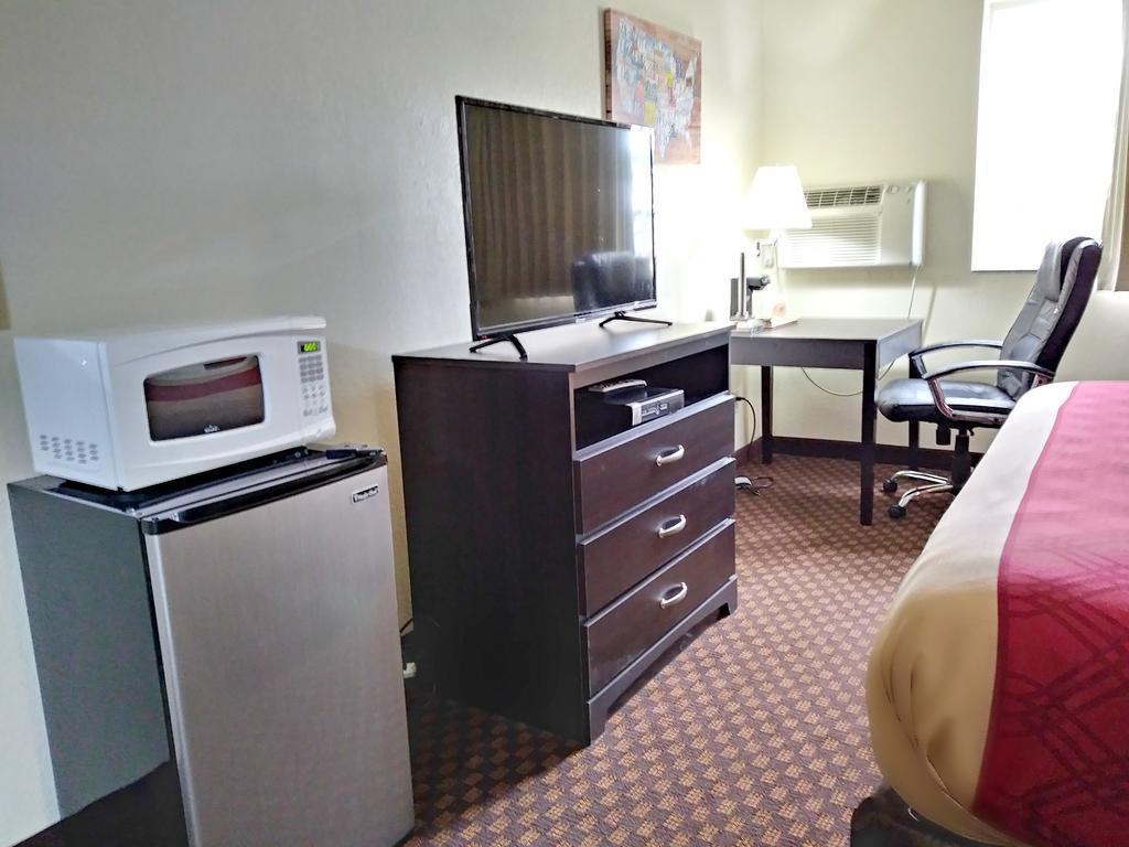 Econo Lodge Rome Exterior photo