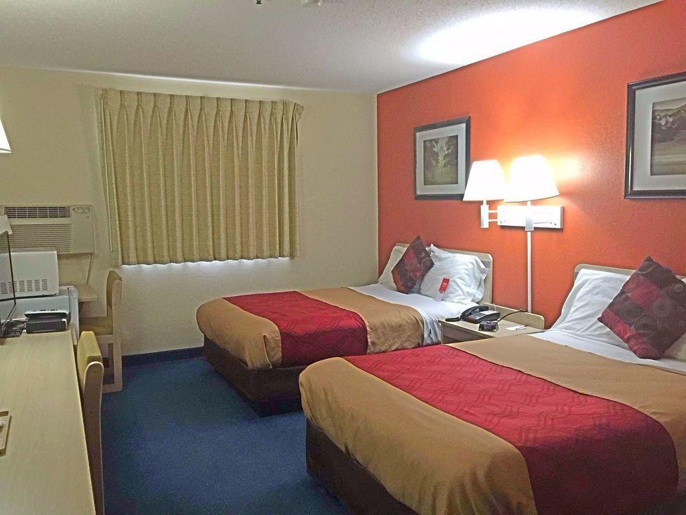 Econo Lodge Rome Exterior photo