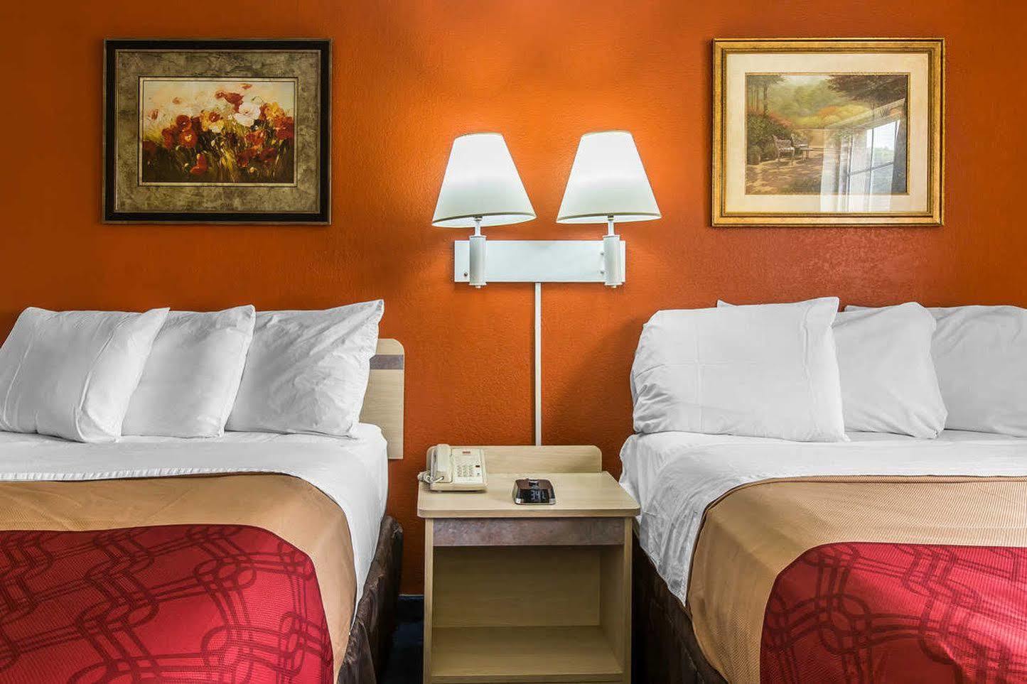 Econo Lodge Rome Exterior photo